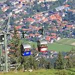 Wohnen Am Fusse Der Burg *